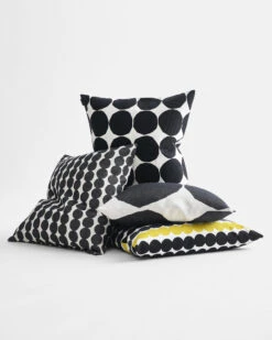 Marimekko Pienet Kivet Kussenhoes 50x50 Cm 7 Marimekko Pienet Kivet Kussenhoes 50x50 Cm -Home Textielwinkel 27395 01 70 ProductImageCollection 6365785945