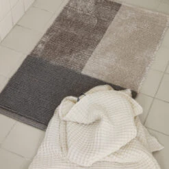 Ferm LIVING Handdoek Biologisch Katoen Off-white 5 Ferm LIVING Handdoek Biologisch Katoen Off-white -Home Textielwinkel 41531 02 03 d214bf1773