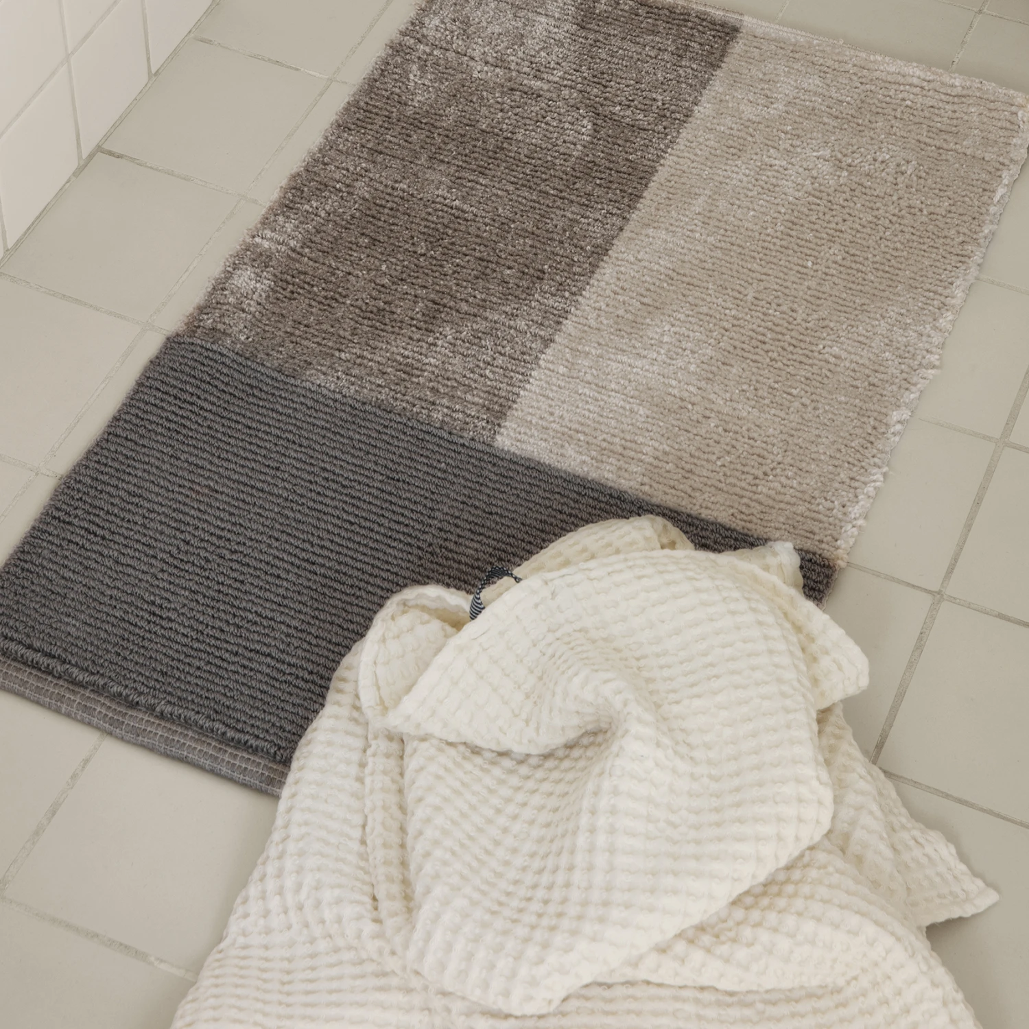 Ferm LIVING Handdoek Biologisch Katoen Off-white 3 Ferm LIVING Handdoek Biologisch Katoen Off-white - Afbeelding 3