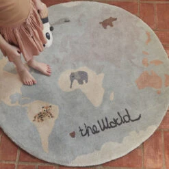 OYOY The World Kindervloerkleed Ø120 Cm -Home Textielwinkel 44173 01 02 a7877df848