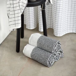Mette Ditmer Grid Badhanddoek 70x140 Cm 5 Mette Ditmer Grid Badhanddoek 70x140 Cm -Home Textielwinkel 44187 01 02 a1944107fe