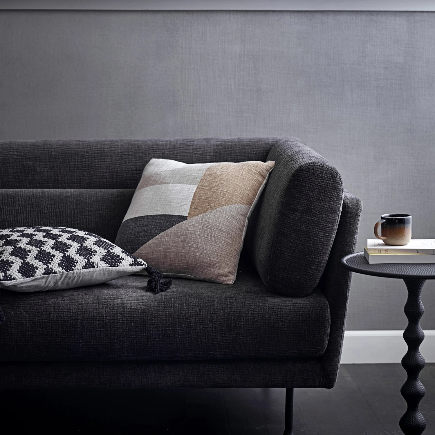 Bloomingville Kussen Grafisch Design 45x45 Cm 2 Bloomingville Kussen Grafisch Design 45x45 Cm - Afbeelding 2