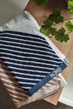 Stripes Handdoek 50 X 70 Cm -Home Textielwinkel 502408 01 13 EnvironmentImage 2 149245a693