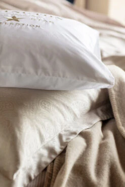 Lexington Hotel Embroidery Kussensloop 50x60 Cm 7 Lexington Hotel Embroidery Kussensloop 50x60 Cm -Home Textielwinkel 502957 01 4 EnvironmentImage dc5cfcdfcc