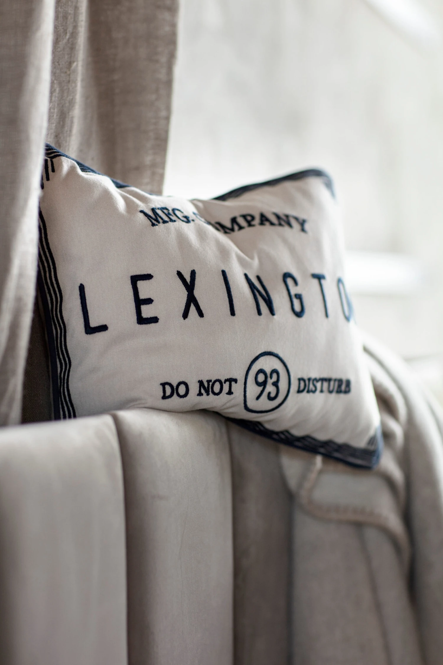 Lexington Hotel Do Not Disturb Kussenhoes 50x50 Cm 30x40 Cm 2 Lexington Hotel Do Not Disturb Kussenhoes 50x50 Cm 30x40 Cm - Afbeelding 2