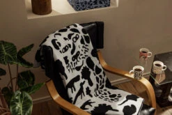 Iittala Oiva Toikka Cheetah Wollen Plaid 130x180 Cm -Home Textielwinkel 503896 01 3 EnvironmentImage 4afc0e5fed