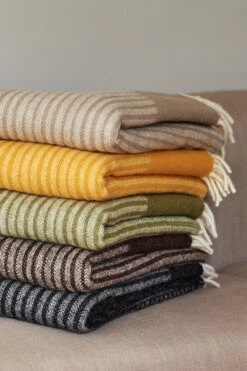 Circles Wollen Plaid 130x185 Cm 13 Circles Wollen Plaid 130x185 Cm -Home Textielwinkel 504262 01 40 EnvironmentImage 69c134d1ef