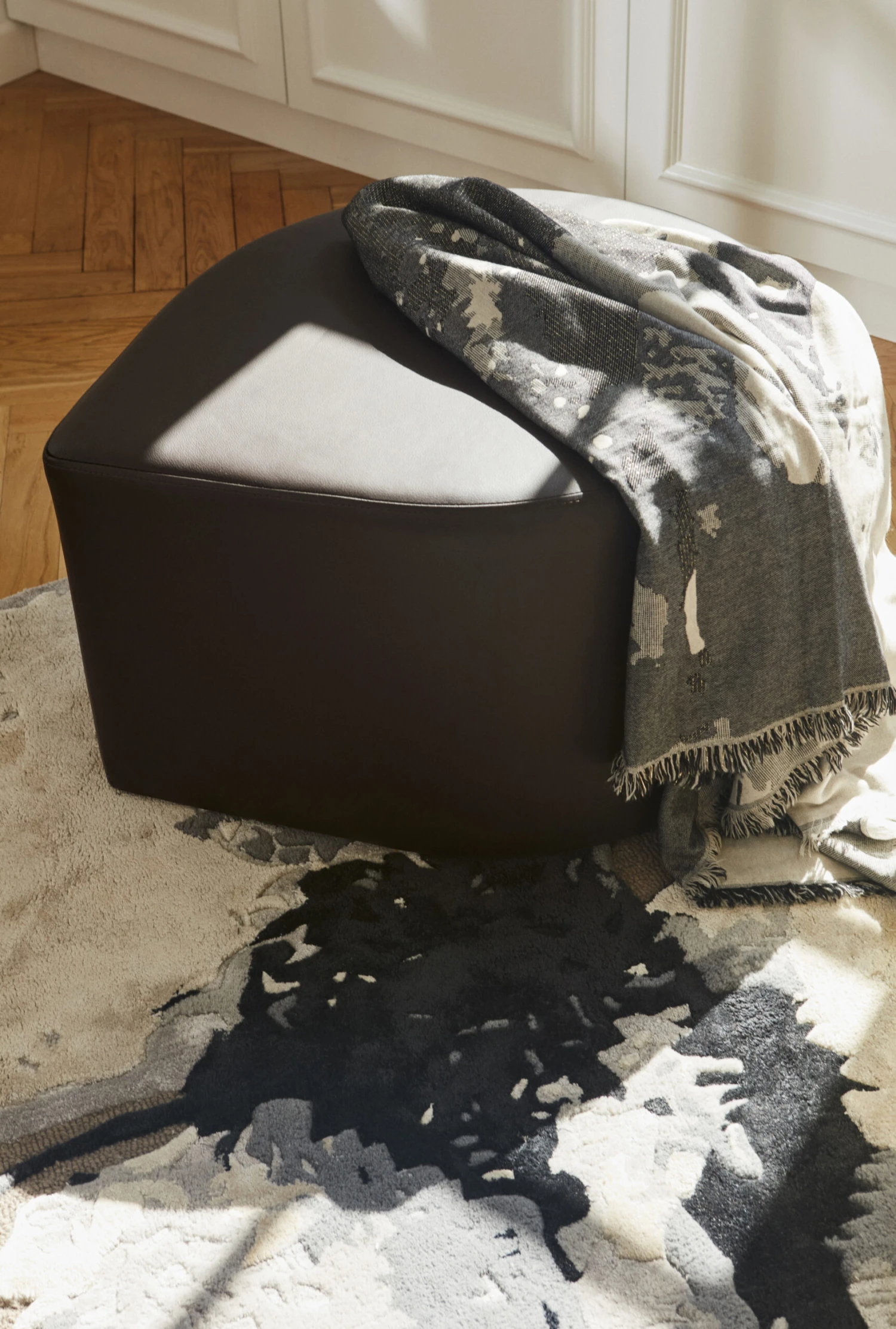 AYTM Floreo Plaid 130x170 Cm 4 AYTM Floreo Plaid 130x170 Cm - Afbeelding 4