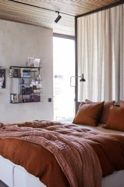 Hannelin Sprei Rust 'n Rose (bruin) 5 Hannelin Sprei Rust 'n Rose (bruin) -Home Textielwinkel 504716 01 3 EnvironmentImage 3bd11e5b50