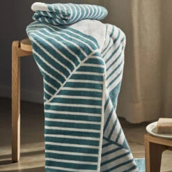 Stripes Handdoek 70x140 Cm Special Edition 2022 -Home Textielwinkel 510974 01 8 EnvironmentImageSiL 5040d77552