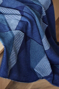 Metric Focus No. 3 Katoenen Plaid 130x185 Cm 9 Metric Focus No. 3 Katoenen Plaid 130x185 Cm -Home Textielwinkel 512906 01 4 EnvironmentImage 92c2bf602a