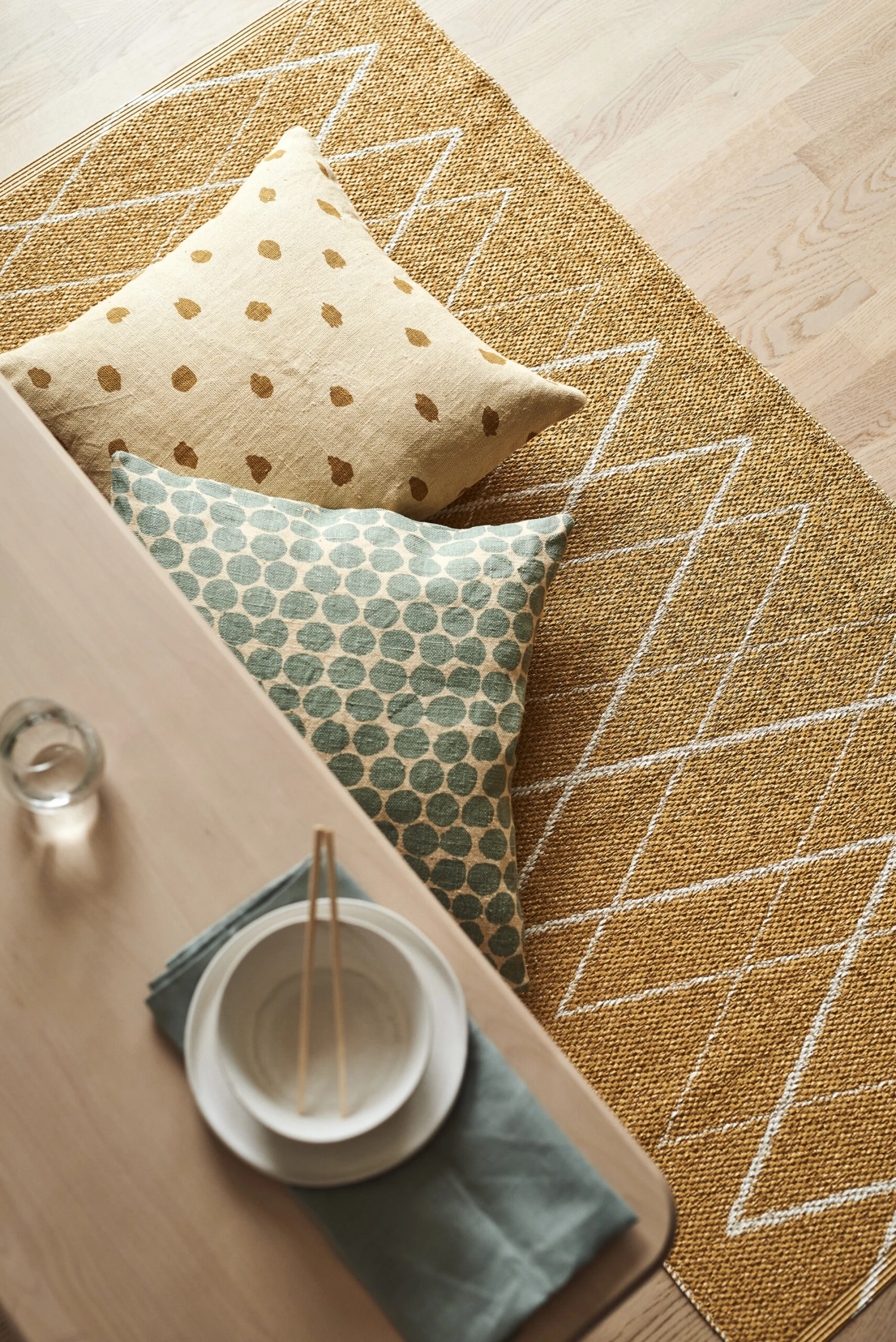 Peak Kunststof Vloerkleed Mustard 3 Peak Kunststof Vloerkleed Mustard - Afbeelding 3