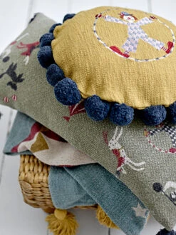 Bloomingville Seamus Kussen Ø40 Cm -Home Textielwinkel 571478 01 10 EnvironmentImage 366d97804b