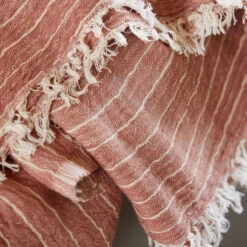 House Doctor Alice Stripe Plaid 140x200 Cm 7 House Doctor Alice Stripe Plaid 140x200 Cm -Home Textielwinkel 571926 01 11 EnvironmentImage 961ba434d0