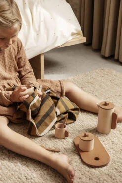 Ferm LIVING Shade Loop Vloerkleed S 140x200 Cm -Home Textielwinkel 574378 01 40 EnvironmentImage d7ad8f990d