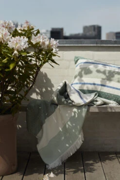 Lexington Herringbone Striped Recycled Katoenen Plaid 7 Lexington Herringbone Striped Recycled Katoenen Plaid -Home Textielwinkel 575332 01 40 EnvironmentImage e7b3ffb047