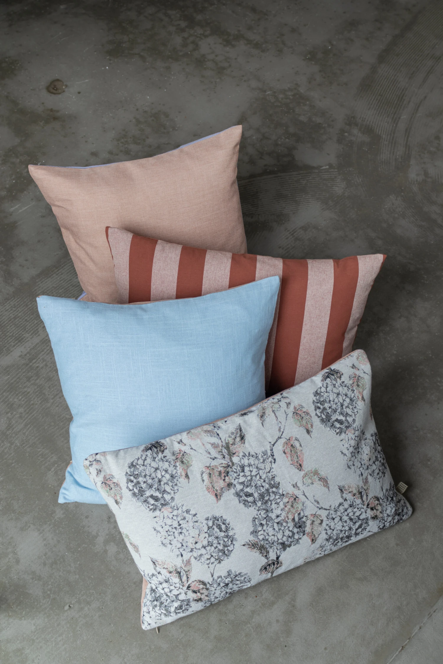 Mette Ditmer Hydrangea Kussen 40x60 Cm 4 Mette Ditmer Hydrangea Kussen 40x60 Cm - Afbeelding 4