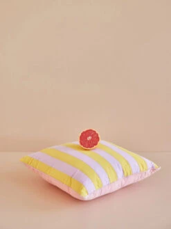 Rice Kussen Gestreept 40x40 Cm -Home Textielwinkel 579478 01 41 EnvironmentImage 0e1f1083bf